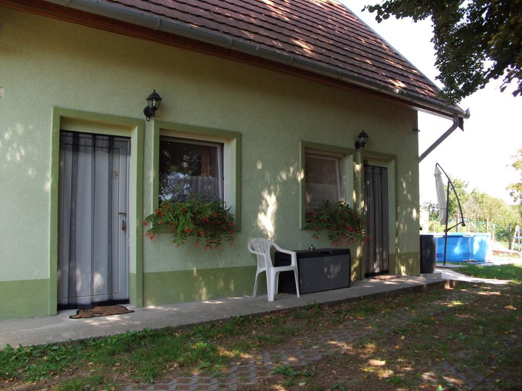Ferienhaus Hartmann Heviz Bagian luar foto